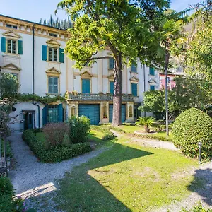Apartment Le Camerine Water Front, Toscolano-Maderno